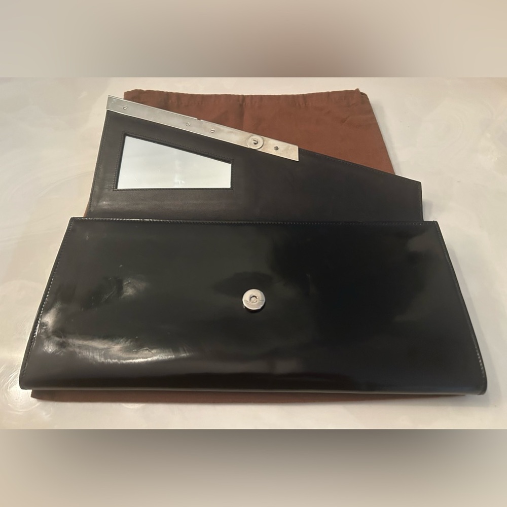 Gucci Black Patent Leather Clutch - Picture 4 of 8